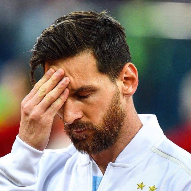 Bức ảnh Messi ôm mặt từ trước trận thua thảm Croatia gây sốt - Ảnh 3.