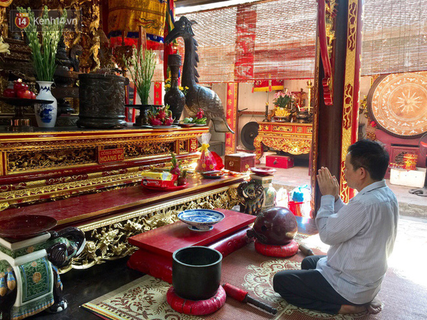Ngày mai bắt đầu thi THPT Quốc gia, hôm nay sĩ tử vẫn nườm nượp đến đền cầu may - Ảnh 9.
