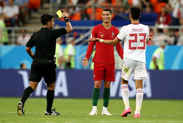 “Gọi Messi không nhấc máy, Ronaldo liền đá trượt 11m” - Ảnh 4.