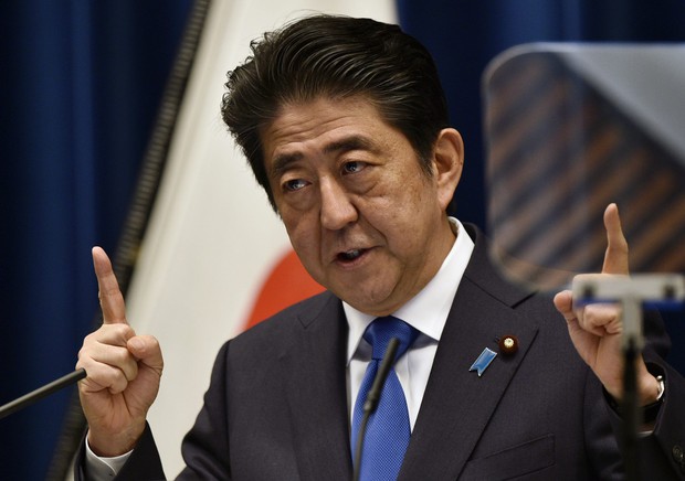 Thủ tướng Shinzo Abe bênh vực cộng đồng thanh niên không muốn có con: Mọi cặp đôi ở Nhật Bản đều có quyền không sinh đẻ - Ảnh 1.