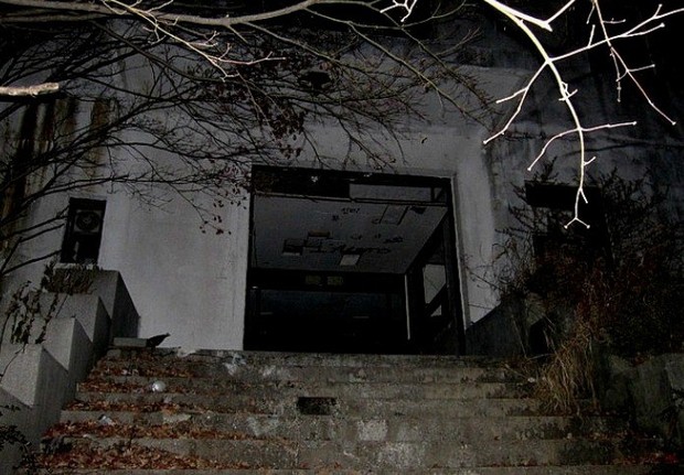 Bị buộc đóng cửa sau hàng loạt cái chết bí ẩn, bệnh viện tâm thần bị bỏ hoang 20 năm tại Hàn Quốc là một trong những nơi đáng sợ nhất thế giới - Ảnh 3.