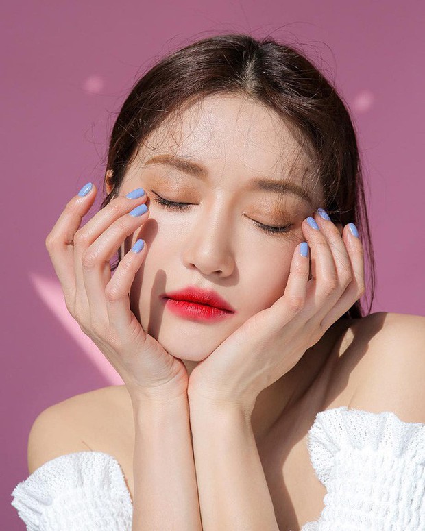 Các chuyên gia trang điểm vẫn thường dùng 10 mẹo đơn giản này để có lớp make-up hoàn hảo - Ảnh 17. Các chuyên gia trang điểm vẫn thường dùng 10 mẹo đơn giản này để có lớp make-up hoàn hảo - Ảnh 17.