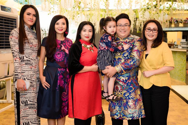 Gia Bảo cùng gia đình tài tử tổ chức minishow kỉ niệm 100 năm Cải lương Việt Nam - Ảnh 1.