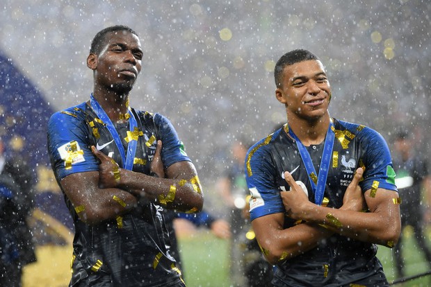 Pogba chế nhạo người Anh trong ngày giúp Man Utd tạo lịch sử ở World Cup - Ảnh 2. Pogba chế nhạo người Anh trong ngày giúp Man Utd tạo lịch sử ở World Cup - Ảnh 2.