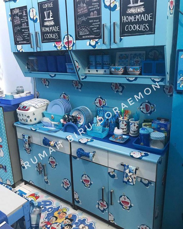 Gia đình kỳ lạ tại Indonesia cuồng Doraemon tới nỗi dán hình Doraemon khắp ngôi nhà - Ảnh 5.