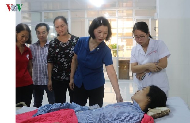 Hiện trường vụ xe khách lao xuống vực ở Cao Bằng, 4 người tử vong ​ - Ảnh 4.