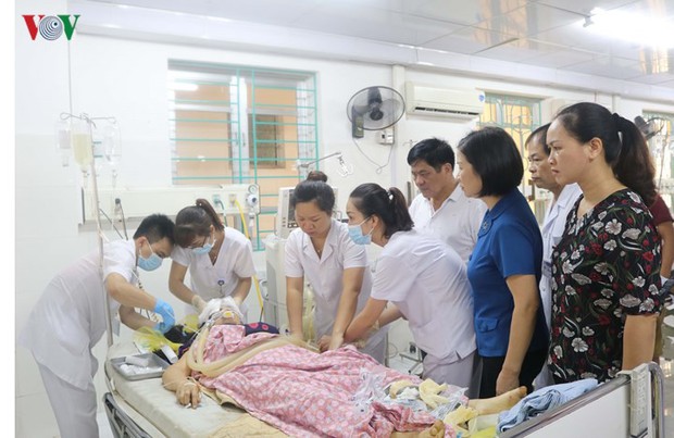 Hiện trường vụ xe khách lao xuống vực ở Cao Bằng, 4 người tử vong ​ - Ảnh 5.