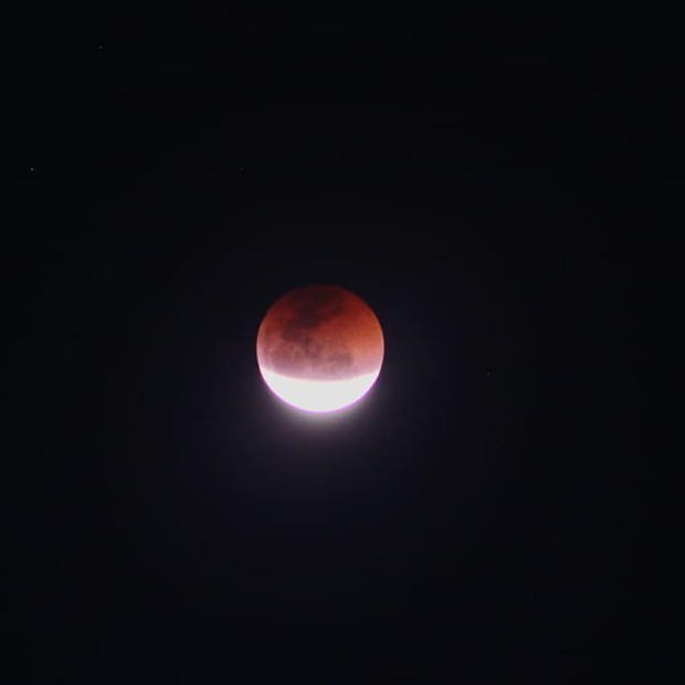 Xem ngay đừng chờ đợi: Toàn cảnh Mặt trăng máu dài nhất thế kỷ 21 vừa diễn ra rạng sáng nay - Ảnh 14.