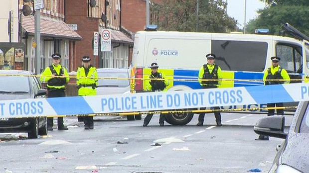 Xả súng ở Manchester (Anh), 10 người bị thương - Ảnh 1.