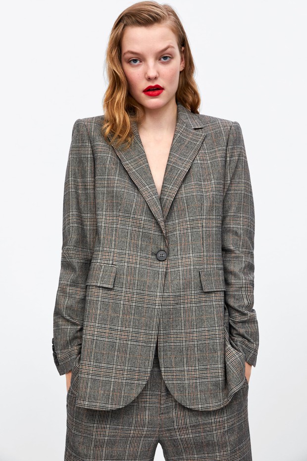 15 mẫu áo blazer của Zara, H&M... thanh lịch mà cực kỳ cá tính dành cho nàng công sở khi thời tiết đang chuyển từ hè sang thu - Ảnh 5.