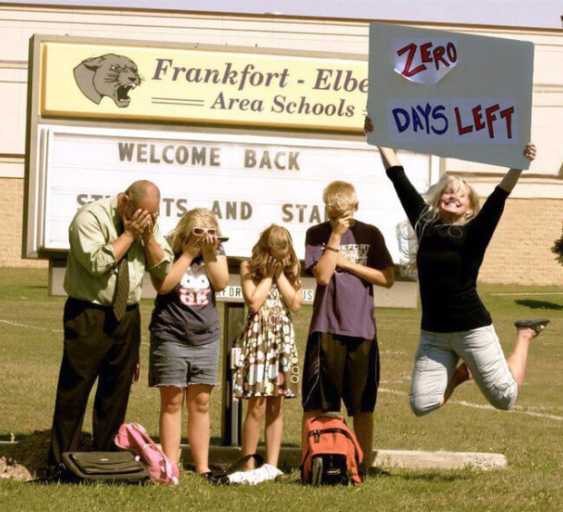 #BackToSchool: 1001 biểu cảm hài hước của bố mẹ khi tống khứ được lũ trẻ đến trường sau 3 tháng hè - Ảnh 31.