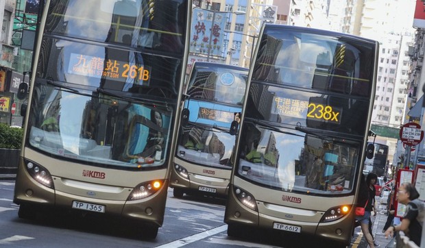 Hành khách tá hỏa khi phát hiện kim nhọn trên ghế của chuỗi xe buýt 2 tầng nổi tiếng ở Hong Kong - Ảnh 1.