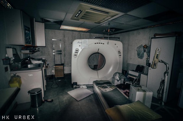 Khung cảnh rùng rợn của bệnh viện bị bỏ hoang tại Hong Kong, nơi từng thực hiện 6000 ca nạo phá thai mỗi năm - Ảnh 12.