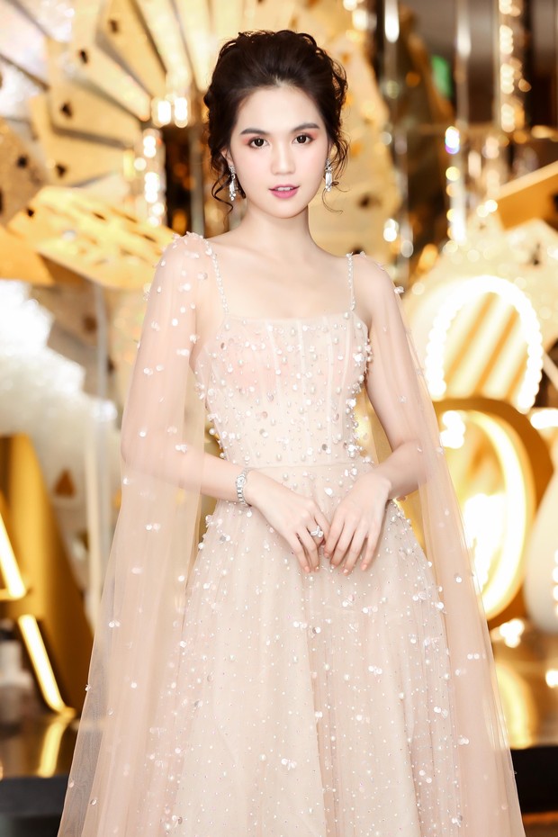 Ngọc Trinh, Võ Hoàng Yến, Minh Tú đẹp lộng lẫy trên thảm đỏ chung kết Miss Supranational Vietnam 2018 tại Hàn Quốc - Ảnh 2.