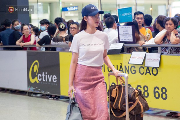 Hoa hậu Ngọc Châu và Á hậu Mỹ Nhân mộc mạc xuất hiện tại sân bay Việt Nam sau hành trình Miss Supranational Vietnam 2018 - Ảnh 16.