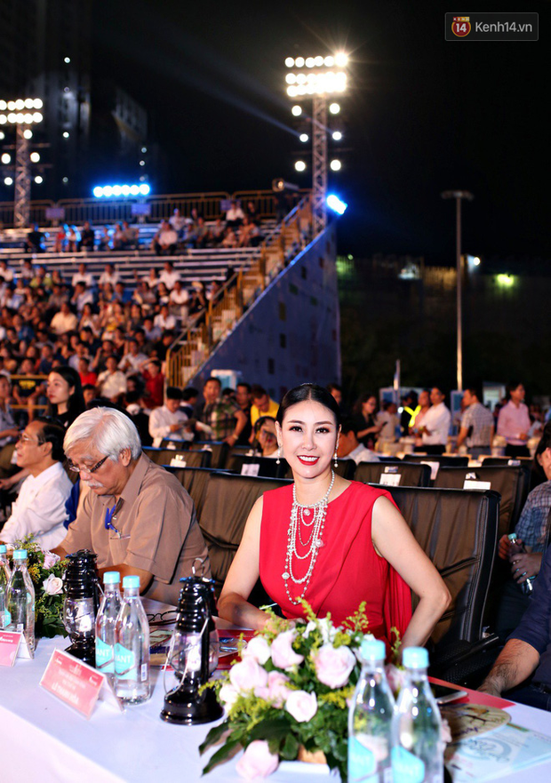 Đỗ Mỹ Linh gây thương nhớ với tóc ngắn ngang vai, Huyền My style cũ xuất hiện trong đêm thi Người đẹp biển - Ảnh 10.