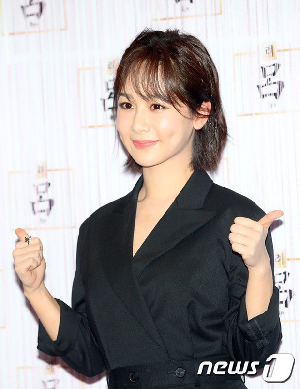 Park Shin Hye trở lại đẹp rạng rỡ bên nữ chính Hương Mật Tựa Khói Sương, Park Seo Joon lịch lãm tại sự kiện - Ảnh 14.