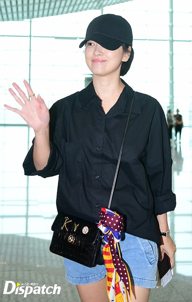 Lâu lắm mới lộ diện, Song Hye Kyo ăn mặc giản dị hết mức nhưng vẫn gây choáng ngợp với nhẫn kim cương 90 triệu - Ảnh 8.