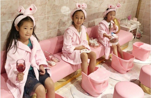 Trung Quốc: Khi các tiểu công chúa con nhà đại gia đi spa để thư giãn - Ảnh 3.