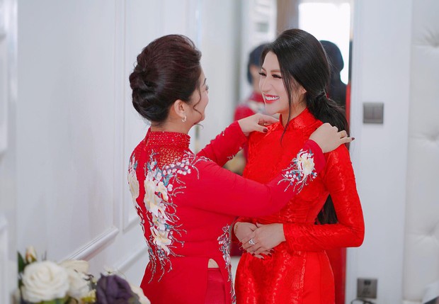 Toàn cảnh lễ ăn hỏi Vân Navy và chồng doanh nhân tại Hà Nội sáng nay - Ảnh 3.