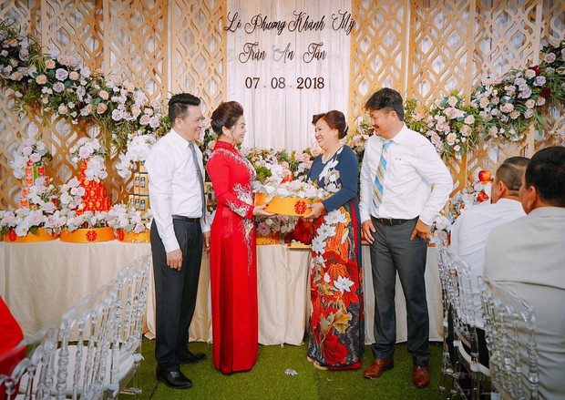 Toàn cảnh lễ ăn hỏi Vân Navy và chồng doanh nhân tại Hà Nội sáng nay - Ảnh 2.