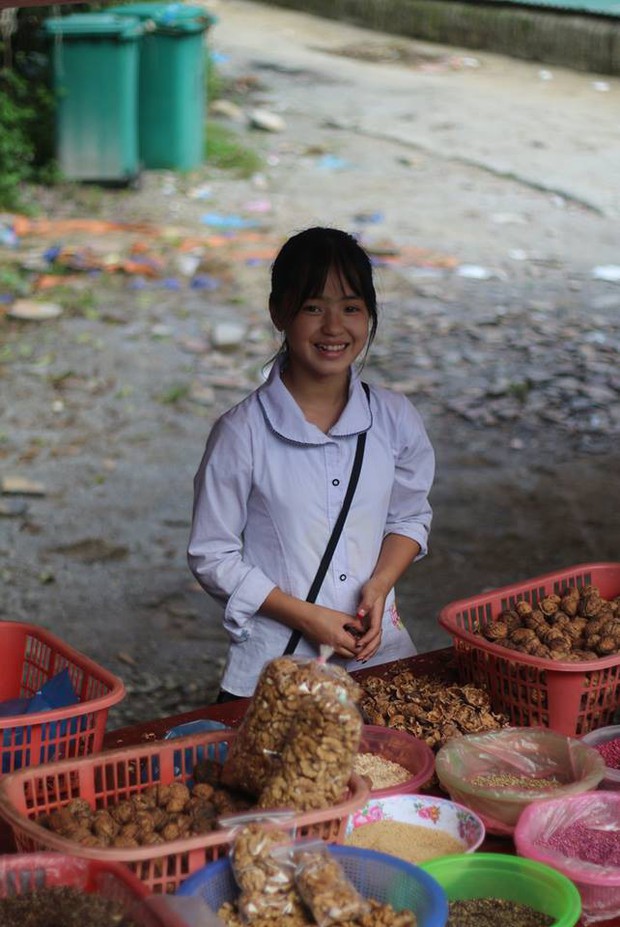 Nữ sinh 15 tuổi xinh xắn, bán trái cây ở Hà Giang đang là người được xin link nhiều nhất MXH hôm nay! - Ảnh 7.