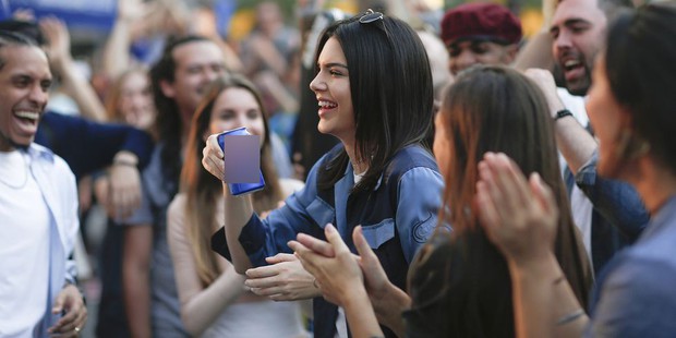 Before the shocking nude photos, what scandals did Kendall Jenner make a fuss about? - Photo 2.