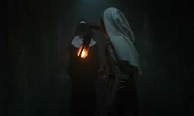 17 bài học cuộc sống hữu ích khi xem phim kinh dị The Nun - Ảnh 13.