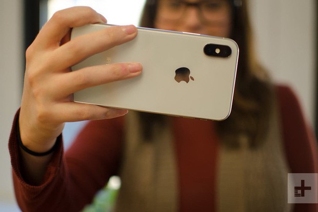 iPhone mới bị phụ nữ chỉ trích vì trọng nam khinh nữ, quá to - Ảnh 2.