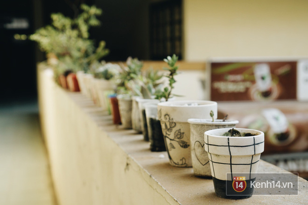 Nếu bạn muốn tìm một góc sống ảo tĩnh lặng, yên bình giữa trời thu Hà Nội thì ký túc xá Ngoại giao là gợi ý hoàn hảo - Ảnh 4.