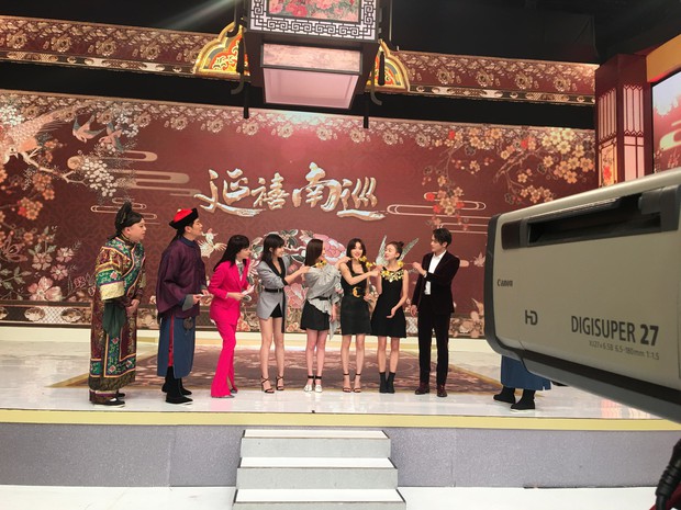 Fan meeting Diên Hi Công Lược: Hoàng hậu Tần Lam đẹp tựa tiên giáng trần, cặp đôi Hằng - Lạc ôm nhau siêu tình tứ - Ảnh 14.