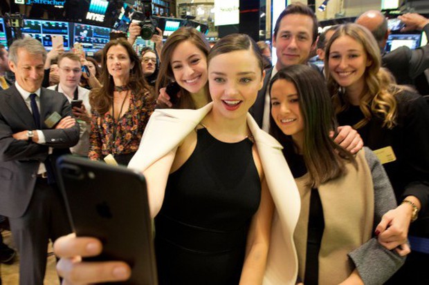 Tiết lộ cụ thể hoàn cảnh Miranda Kerr gặp gỡ tỷ phú Malaysia, hẹn hò và nhận số kim cương 187 tỷ - Ảnh 1.