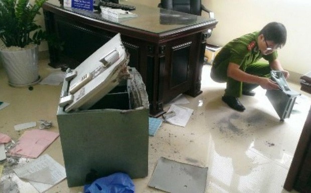 Két sắt công ty ở Sài Gòn bị trộm viếng thăm cuỗm 1 tỷ đồng - Ảnh 1.
