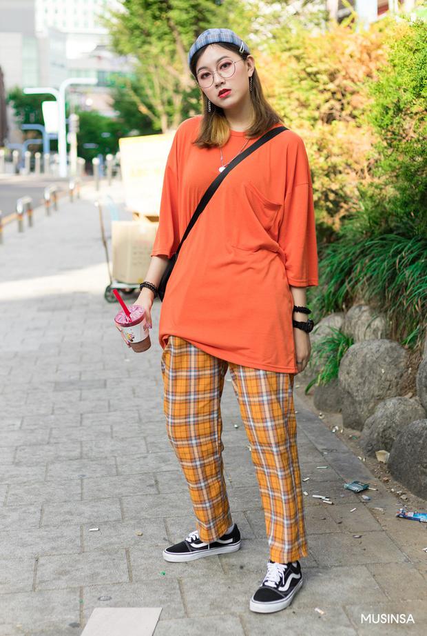 Giới trẻ Hàn khoe street style ấm áp đẹp bá cháy, đảm bảo bạn sẽ chỉ muốn trời nhanh lạnh để diện theo - Ảnh 6.