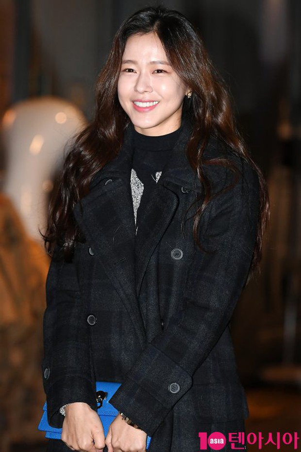 Mỹ nhân She was pretty đẹp bất chấp, Eunji (A Pink) bỗng lộ mặt trắng bệch bóng nhờn dọa fan tại tiệc mừng công - Ảnh 13.