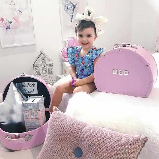 Cuộc sống xa xỉ của bé gái đẹp tựa thiên thần với tủ đồ hiệu mà mọi người lớn phải mơ ước - Ảnh 31.