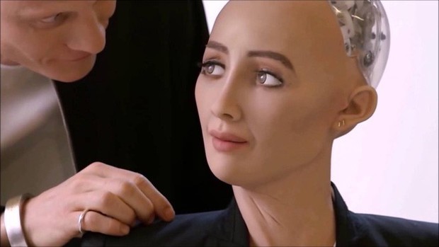 Sophia: Cô nàng robot từng tuyên bố hủy diệt con người, lần đầu nói lời yêu - Ảnh 5.