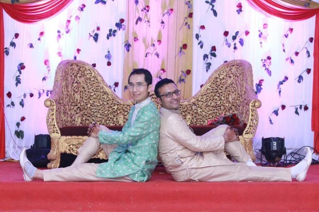 Đám cưới của chàng trai gốc Việt với bạn trai theo phong cách truyền thống Hindu gây nức lòng cộng đồng LGBT - Ảnh 1.
