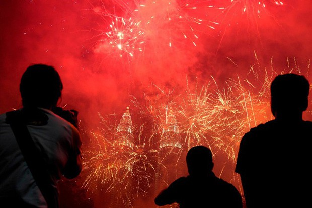 Chùm ảnh: Không khí tưng bừng đón chào năm mới 2019 trên khắp thế giới, rộn ràng náo nhiệt và đầy hy vọng - Ảnh 11.