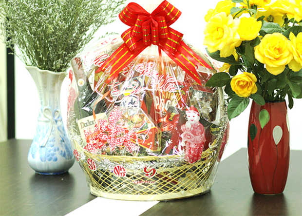 Choáng ngợp với những hộp quà có visual quá lung linh trong Tết này, ai chưa có ý tưởng quà cáp có thể vào tham khảo xem sao - Ảnh 1.