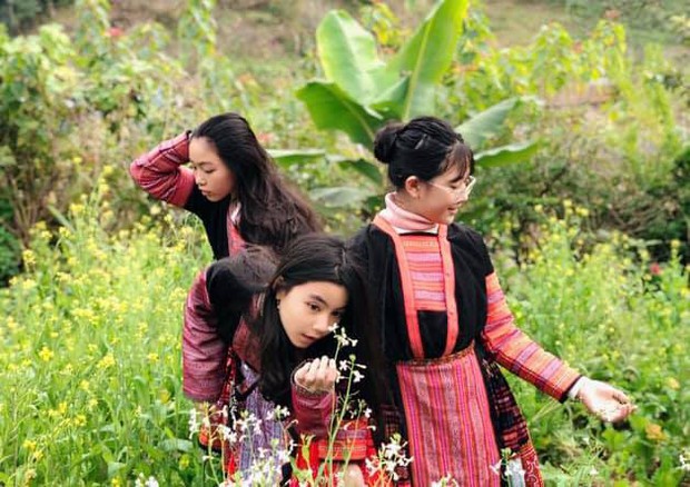 Bà xã Quyền Linh khoe ảnh cả gia đình ghé Mộc Châu, ai cũng chú ý đến 2 cô con gái xinh như hoa hậu - Ảnh 4.
