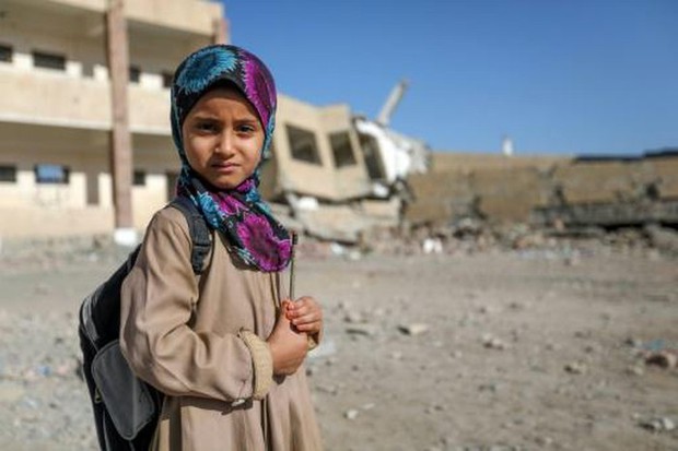 Nền giáo dục của Yemen, đối thủ Việt Nam tại Asian Cup: Những đứa trẻ gầy trơ xương bên cạnh trường học đổ nát, hoang tàn - Ảnh 2.