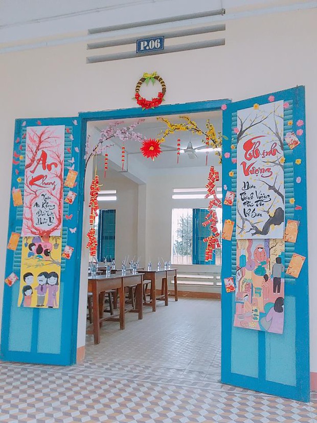Lớp học trang hoàng đón xuân quá đẹp mắt khiến mọi người phải thốt lên: Tết về thật rồi! - Ảnh 1.