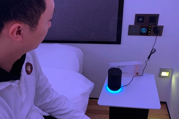 Khám phá khách sạn đậm chất viễn tưởng của Alibaba, nơi robot phục vụ tận răng, điều khiển phòng bằng giọng nói, giá khởi điểm 4,7 triệu/đêm - Ảnh 3.