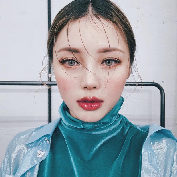 Cứ duy trì những thói quen xấu này chỉ khiến lông mi của bạn nhanh gãy rụng - Ảnh 3.