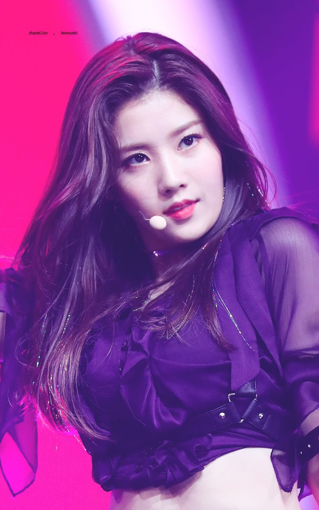 Thêm idol nữ Kpop dao kéo thành công đến khó tin: Đẹp chẳng kém nữ thần nhà SM, netizen còn phải công nhận - Ảnh 10.