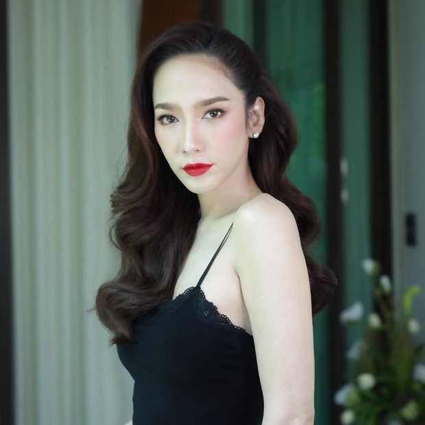 Top mỹ nhân đình đám Thái Lan sở hữu chiếc mũi cực phẩm, khiến chị em phụ nữ ghen tị và khao khát nhất - Ảnh 2.