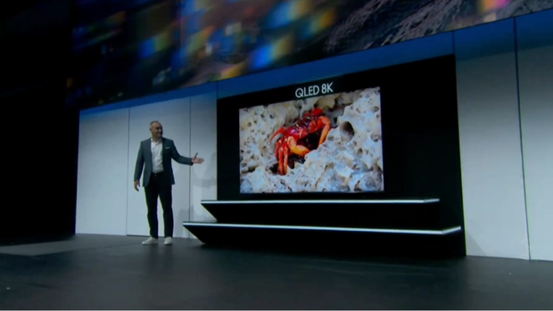 TV 8K Samsung khủng nhất hành tinh: Rộng 98 inch, độ nét cao hơn tất cả mọi thứ trên thế giới - Ảnh 2.