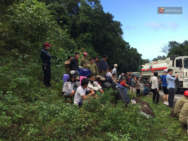Người cứu 10 nạn nhân vụ xe khách lao xuống đèo Hải Vân: Nhiều em mắc kẹt trong xe gào khóc, kêu cứu thất thanh - Ảnh 4.