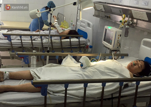 Vụ xe chở sinh viên rơi xuống vực đèo Hải Vân: Sức khỏe các nạn nhân đã ổn định nhưng một số em còn hoảng loạn tinh thần - Ảnh 2.